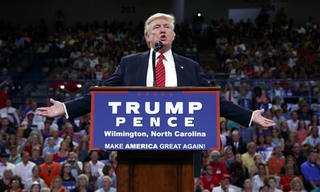 Donald Trump lại hứng 'búa rìu' vì vạ miệng