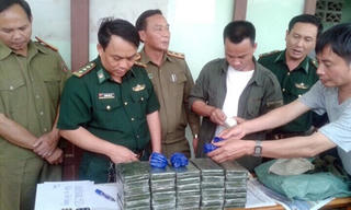 Nghệ An: Bắt vụ vận chuyển 36 bánh hêrôin