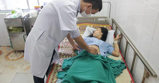 Nữ điều dưỡng hiến máu cứu mẹ con sản phụ trong cơn nguy kịch