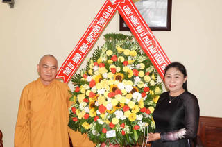 Lãnh đạo tỉnh Gia Lai chúc mừng nhân dịp Phật đản