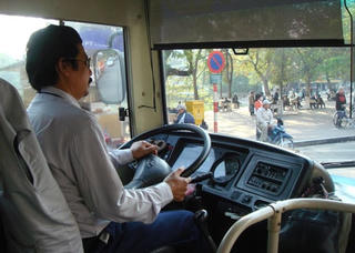 Cần đề cao đạo đức người lái xe