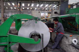 Gỡ ‘nút thắt’ thủ tục, tiếp sức doanh nghiệp