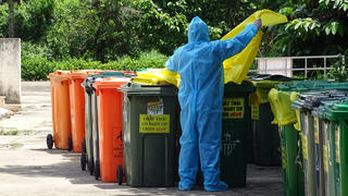 Lặng thầm công việc trong vùng phong tỏa