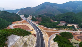 Quảng Ninh nâng tốc độ cao tốc Hạ Long-Vân Đồn lên 100 km/h