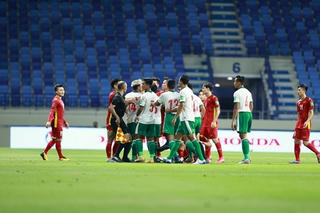 [VIDEO] Những pha bóng đầy 'bạo lực' của tuyển Indonesia trước Việt Nam 