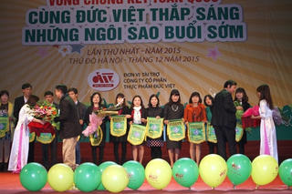 Chung kết toàn quốc Cuộc thi  'Cùng Đức Việt thắp sáng Những Ngôi sao buổi sớm' lần thứ 1/ 2015