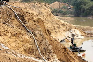 Khẩn trương xử lý tình trạng cát tặc ở Gia Lai