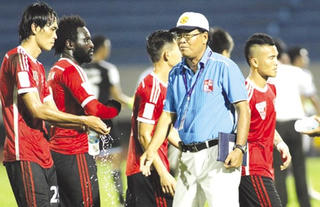 Vòng 25 V-League 2015: Chưa ngã ngũ