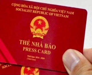 Hải Dương: Bị CSGT kiểm tra, rút thẻ nhà báo giả để xin