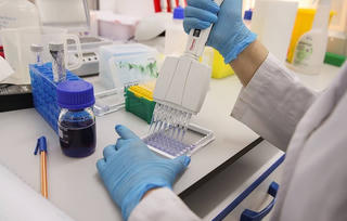 Nga từng bước đưa Sputnik V từ phòng thí nghiệm ra thực tiễn