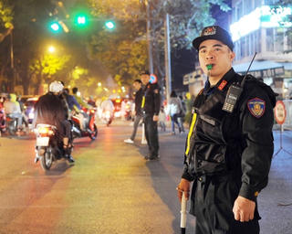 Không ngừng nâng cao bản lĩnh đạo đức cách mạng, sẵn sàng đối phó với những thách thức mới