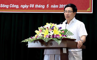 Phó Thủ tướng Phạm Bình Minh tiếp xúc cử tri Thái Nguyên