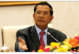 Thủ tướng Campuchia Samdech Hun Sen xuất viện về nước