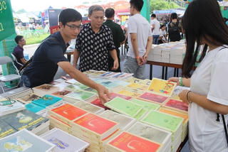 Xây dựng văn hóa đọc như bồi đắp gốc cho mình