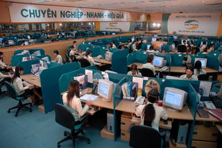 Viettel giảm 50% cước gọi tới tổng đài chăm sóc khách hàng