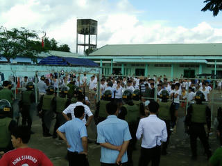 Hàng trăm người cai nghiện tiếp tục đập phá, gây rối