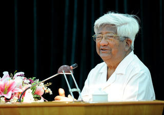 Trước hết, nói về Đảng...