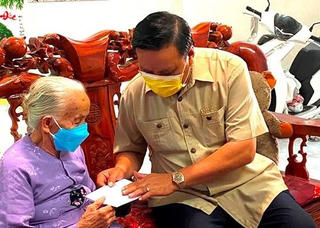 Lãnh đạo tỉnh Bình Định thăm các gia đình chính sách 