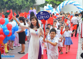 Lễ khai giảng năm học 2016-2017 ngắn gọn, bảo đảm trang nghiêm