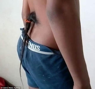 Cậu bé có đuôi như thần trong truyền thuyết