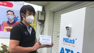 ‘Cha đẻ ATM gạo’ tiếp tục chế tạo ‘ATM khẩu trang’ phát miễn phí cho người nghèo