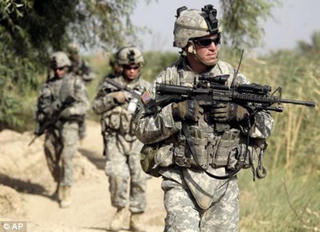 Lực lượng NATO hỗ trợ Afghanistan chống lại Taliban