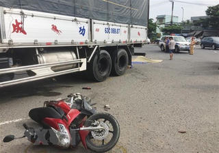 Ôtô tải va chạm với xe máy, 2 phụ nữ tử vong tại chỗ