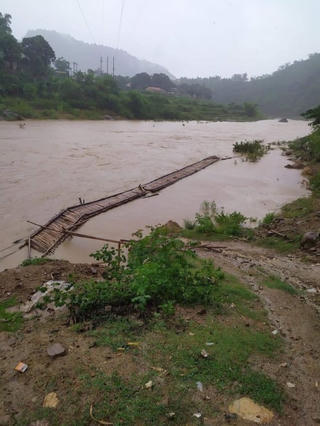 Hàng trăm hộ dân miền núi Thanh Hóa bị cô lập sau bão số 2