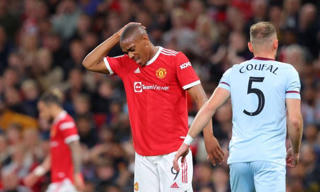 MU bị loại sốc trước West Ham tại League Cup, tranh cãi mất oan phạt đền