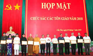 Công an Cần Thơ phối hợp với đồng bào tôn giáo giữ gìn an ninh xã hội