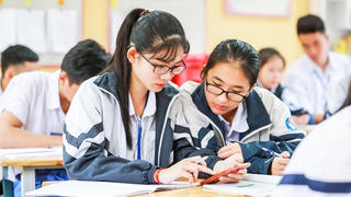 Học sinh sử dụng điện thoại: Hướng dẫn những điều các em không được làm