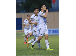 Vòng 18 V-League 2019: Sự hấp dẫn đến từ bóng đá cống hiến