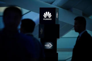 Huawei yêu cầu nhân viên quốc tịch Mỹ rời công ty