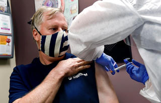 Tổng thống Nga chỉ thị tiêm phòng cúm miễn phí cho 60% dân số