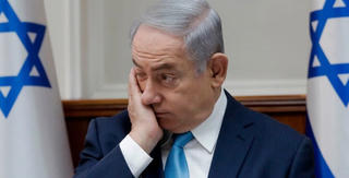 Thủ tướng Israel bị thẩm vấn tại nhà riêng
