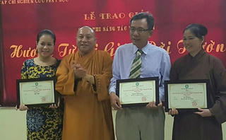 Trao giải cuộc thi viết 'Hương từ bi giữa đời thường'