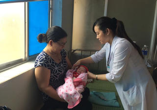 Lần đầu tiếp nhận, cứu sống một sản phụ bị sa dây rốn