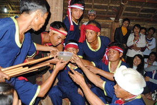 Nhà sàn  của người Raglai