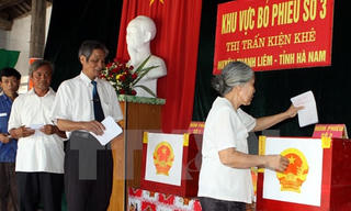 Tìm người tài đức