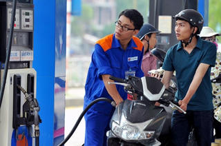 Giá xăng giảm 260 đồng/lít từ 15h ngày 20-7