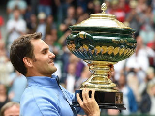Federer lần thứ 9 vô địch Halle Open