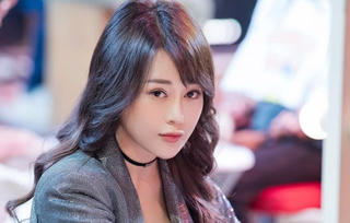 Sao Việt rủ nhau 'biến hình' chào năm mới