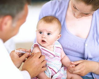 Đừng ác cảm với vaccine, tiêm phòng chính là sự đầu tư cho tương lai
