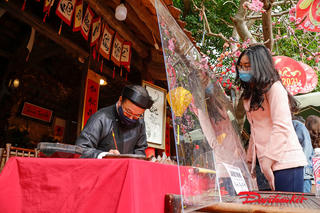 [ẢNH] Xin chữ thời Covid