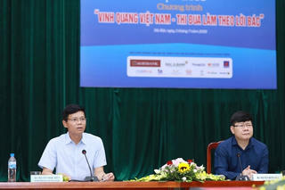 Tôn vinh 12 cá nhân, 7 tập thể làm theo lời Bác