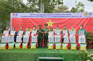 Kiên Giang: Nhiều hoạt động thiết thực 'Ngày hội Biên phòng toàn dân'