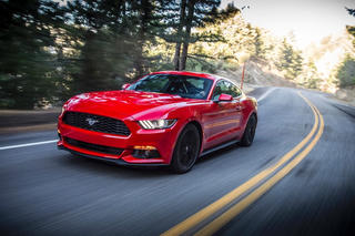 Ford Mustang - 56 năm vẫn không lỗi mốt