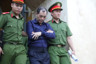 Khởi tố hàng loạt nhân viên ngân hàng Phương Nam tiếp tay 'siêu lừa' Dương Thanh Cường