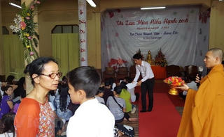 Xúc động lễ Vu Lan báo hiếu của cộng đồng người Việt ở Thái Lan