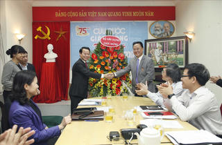 Bộ Xây dựng tặng Bằng khen cho tập thể cán bộ, PV Báo Đại Đoàn Kết